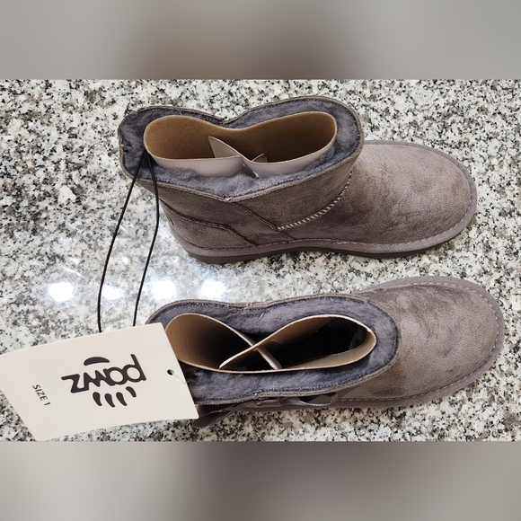 **NWT** Girls PAWZ by Bearpaw Sz 1 Grey Gray Winter Fur Bow Boot Microsuede Warm - Picture 4 of 12